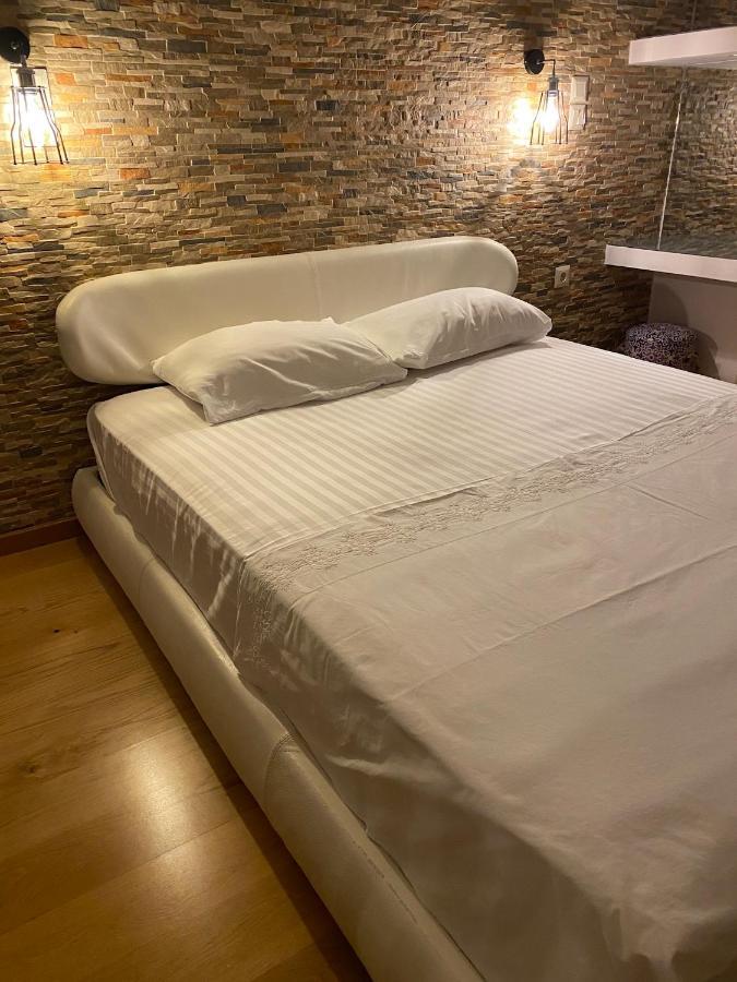 Helen Luxury Loft Design Meisonette-Apartment Atene Esterno foto